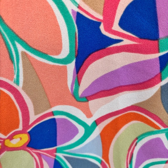 The Blue Door Boutique First Love Floral Women's Tunic - Picture 3 of 8